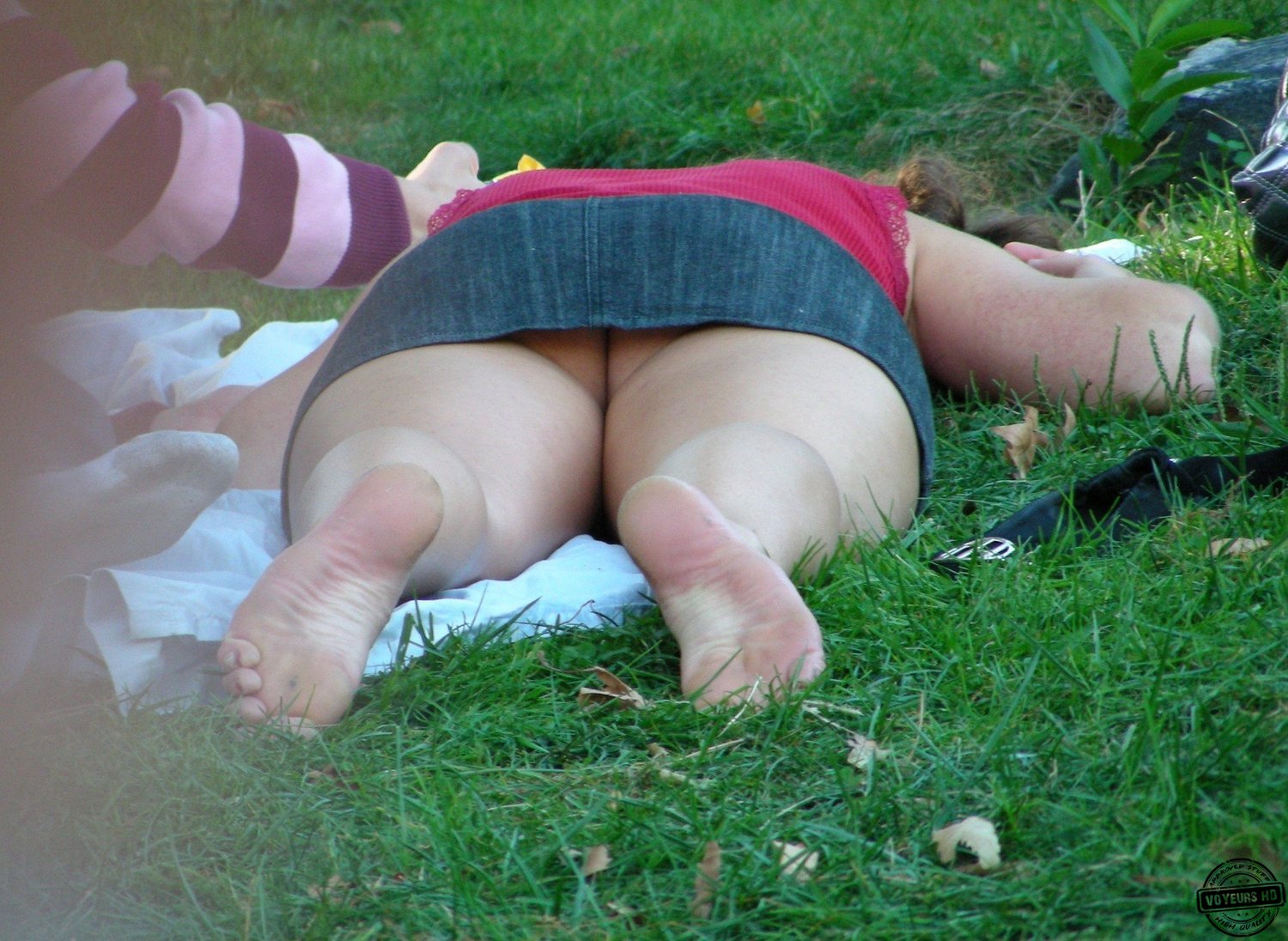 Voyeur Sleeping - Sleeping in the Park - Voyeur Videos