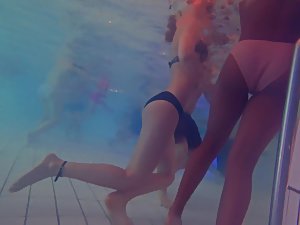 300px x 225px - Underwater spying on black girl in pink bikini - Voyeurs HD