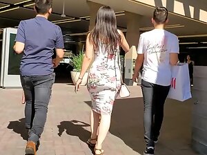 Big booty shakes in tight dress when she walks