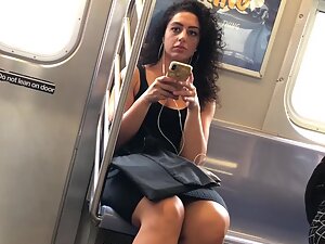 Seductive curvy girl spotted in subway train